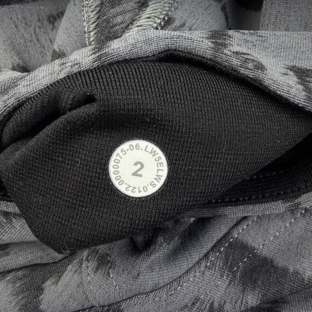 Lululemon InStill Tight 25” in ThreeD Camo Jacquard Asphalt Grey Blk - Picture 7 of 8